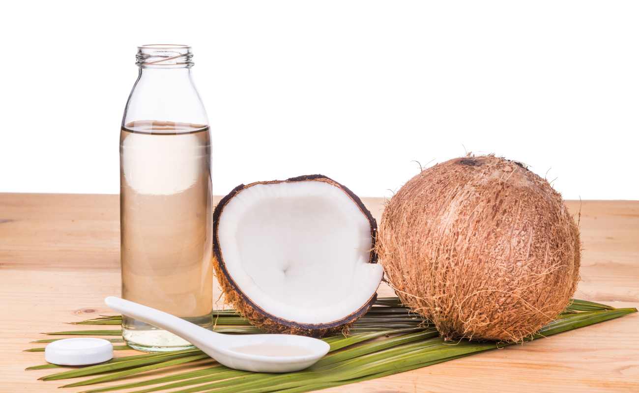 Forårsrengøring med Kokosolie: Naturlige Rengøringsprodukter